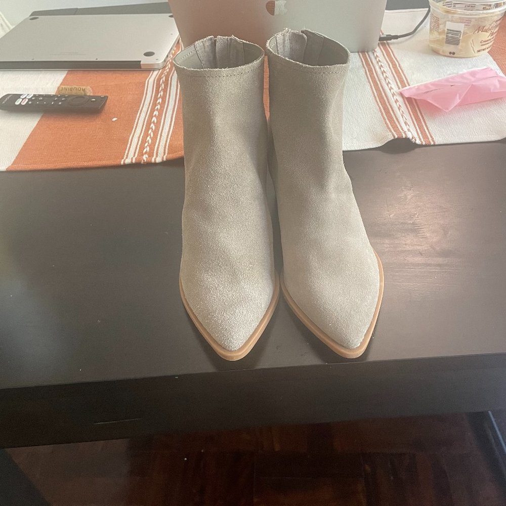 DOLCE VITA Woman's Size 8.5 booties